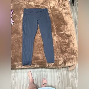 Woman’s size 10 Lululemon Athletica black leggings 25”